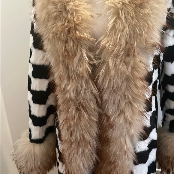 Chic Black /White Mink and Light Champagne Racoon Long Fur Coat - Picture 4 of 11